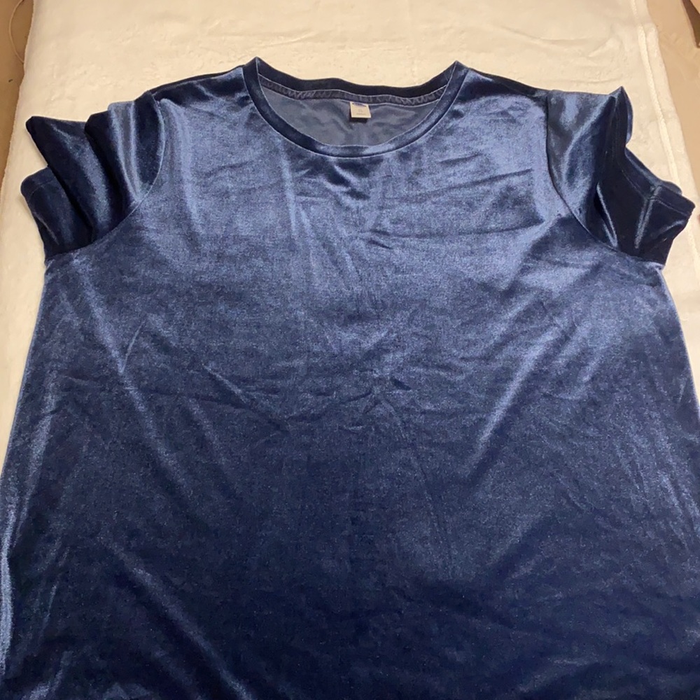 Velvet blue tee